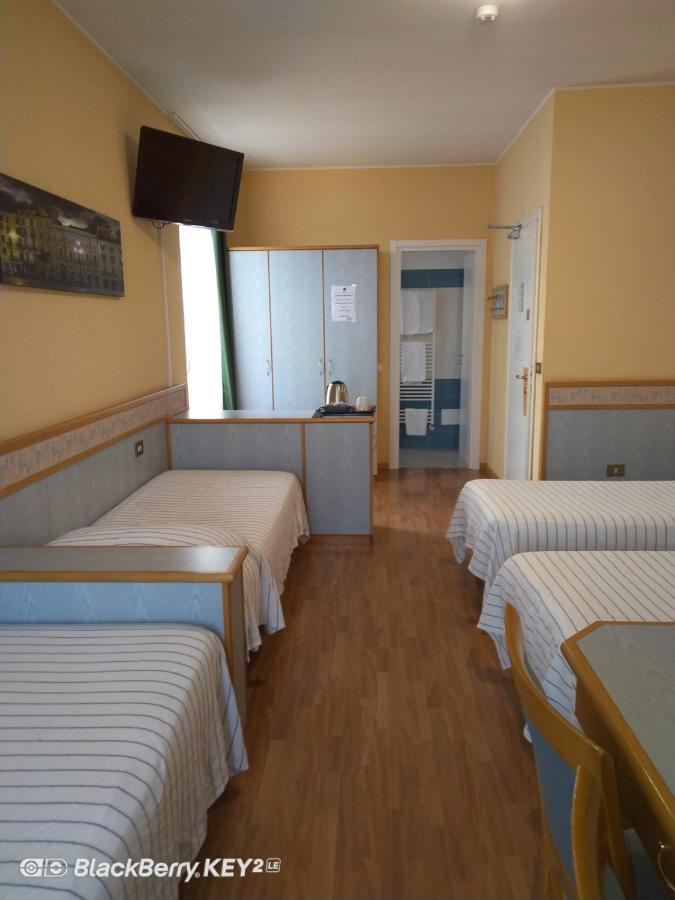 Hotel Route 9 Cadeo Ngoại thất bức ảnh