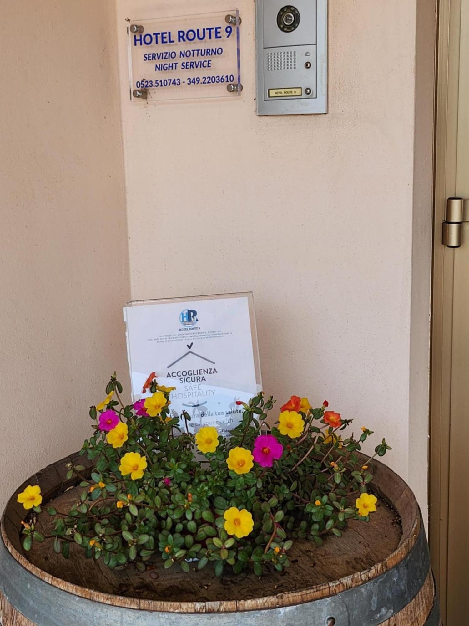 Hotel Route 9 Cadeo Ngoại thất bức ảnh