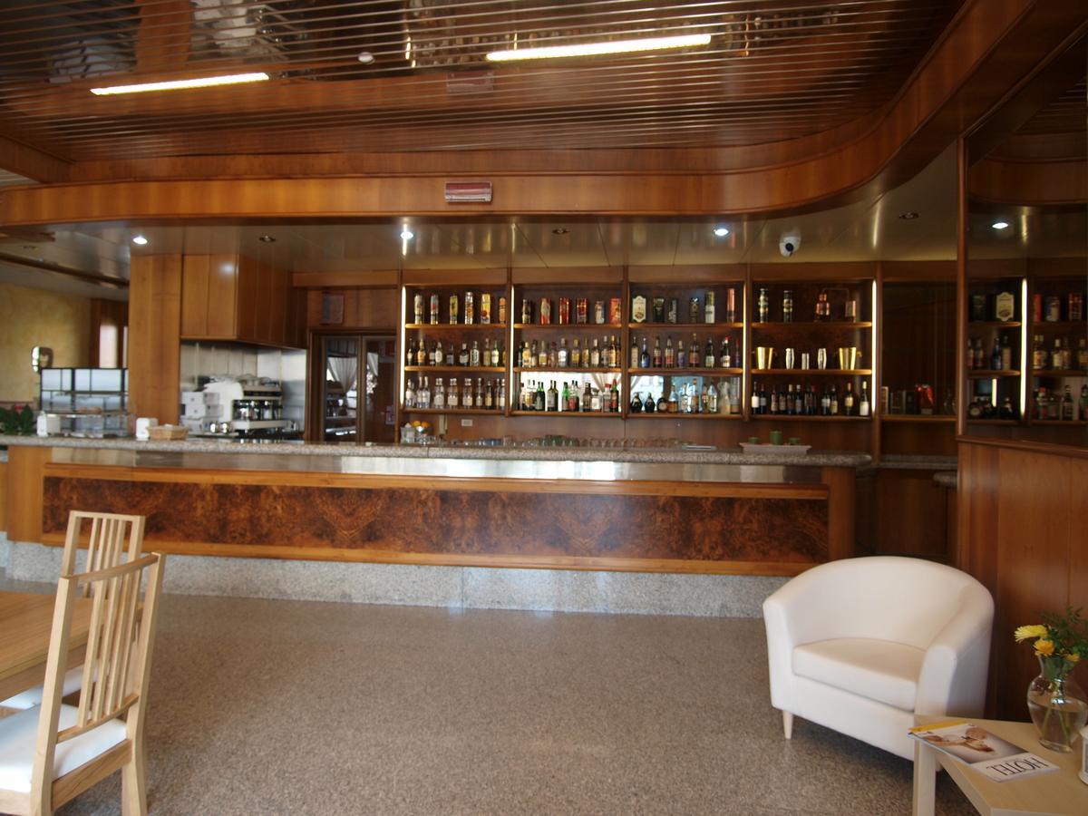 Hotel Route 9 Cadeo Ngoại thất bức ảnh