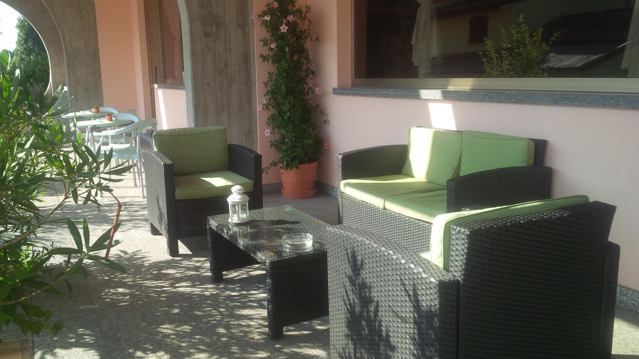 Hotel Route 9 Cadeo Ngoại thất bức ảnh