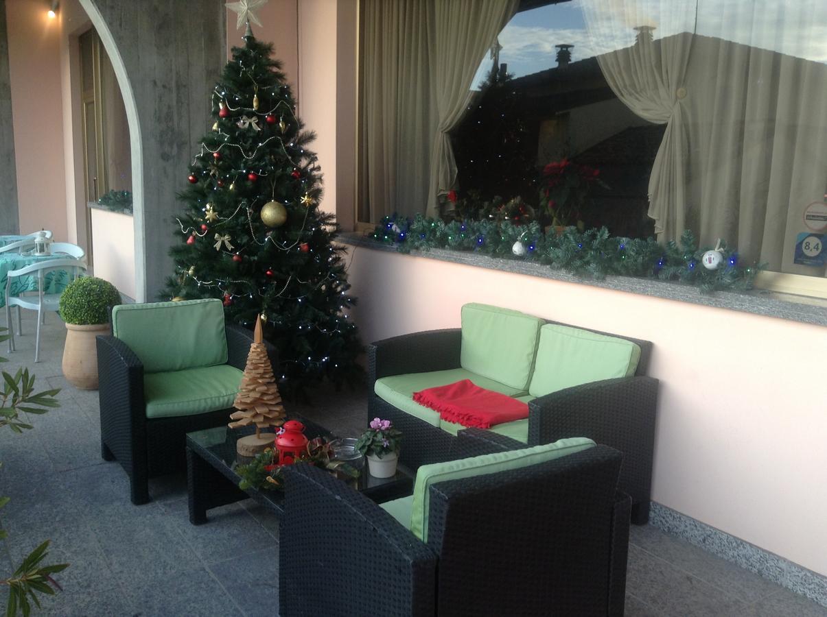 Hotel Route 9 Cadeo Ngoại thất bức ảnh