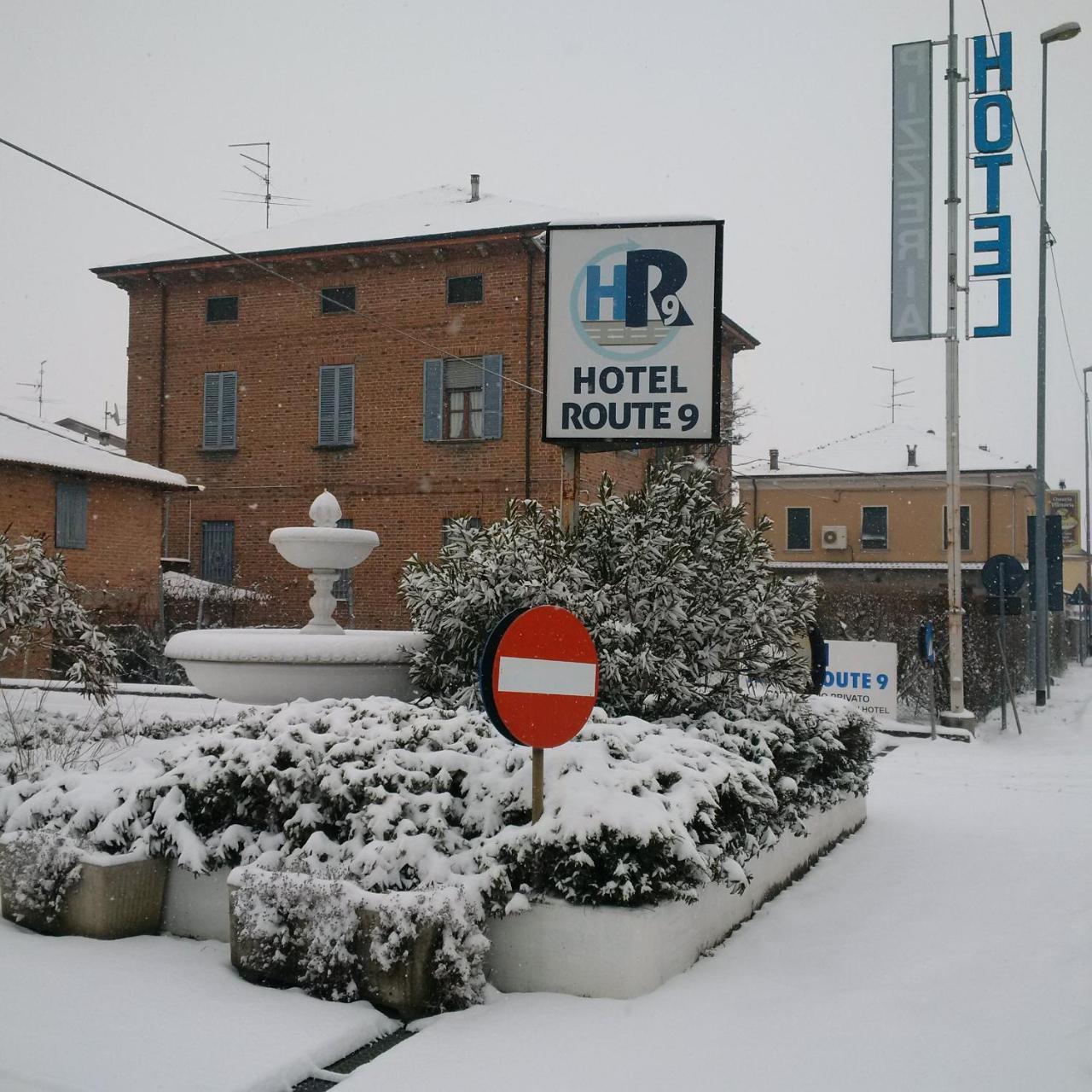 Hotel Route 9 Cadeo Ngoại thất bức ảnh